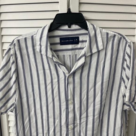 Abercrombie & Fitch Button Down Shirt (M) - Picture 1 of 5